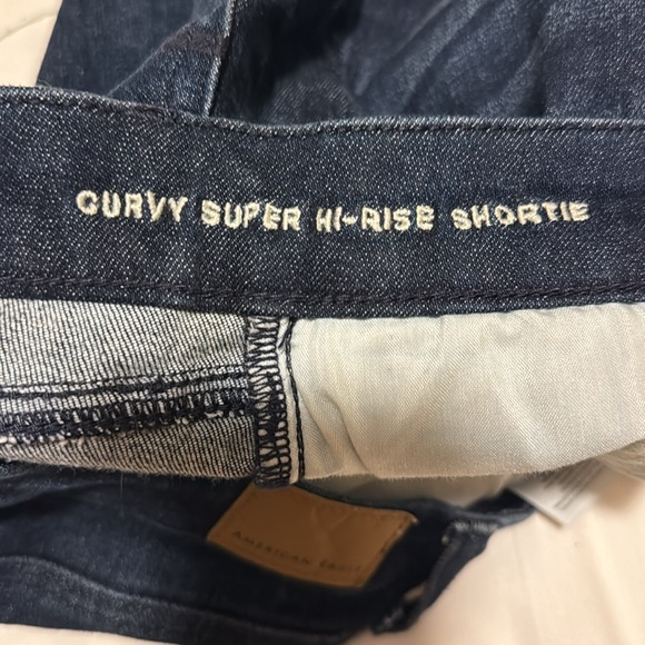 AE Curvy Super High-Rise Shortie - size 10 - Picture 5 of 5